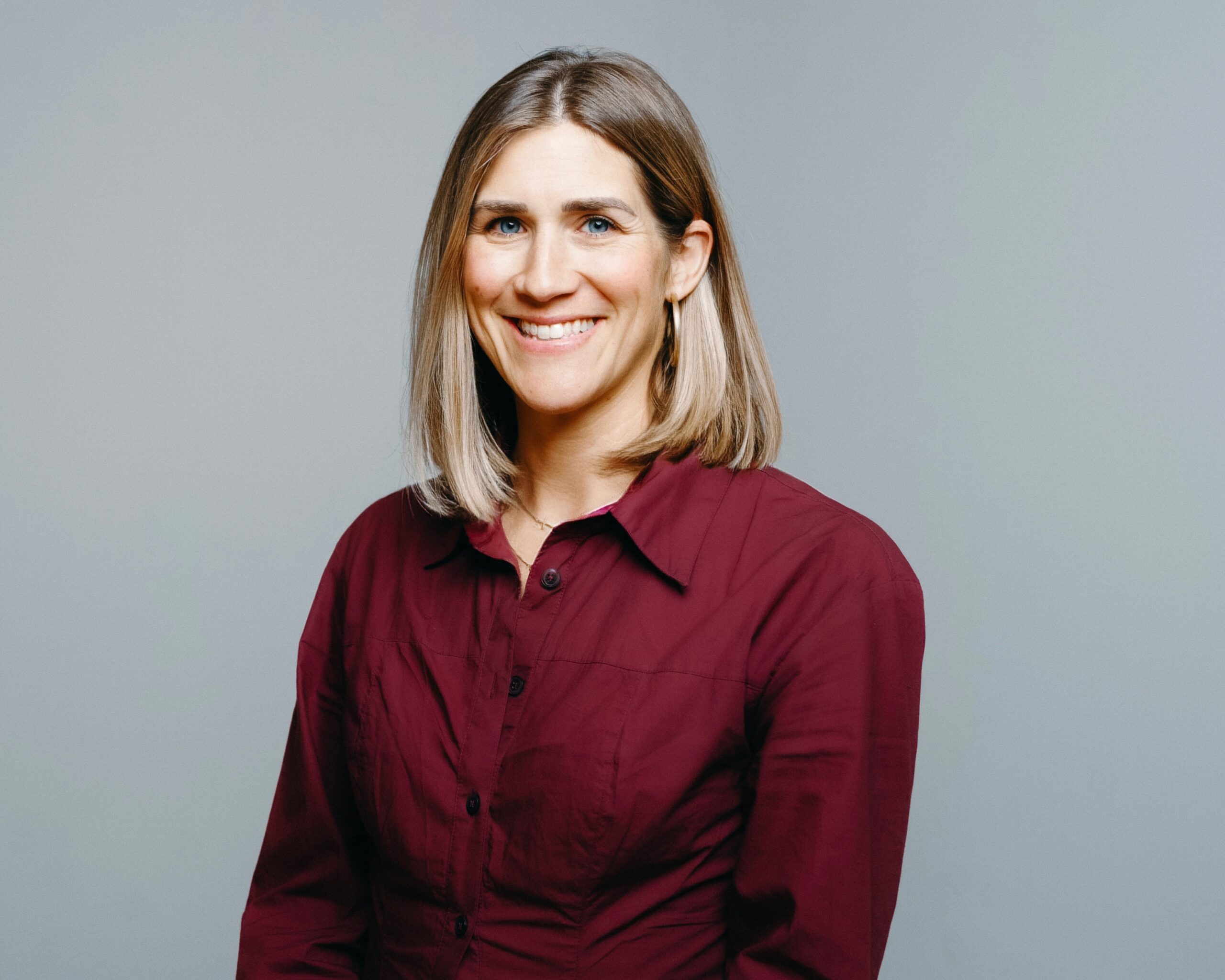 Headshot of Lindsay Hodges