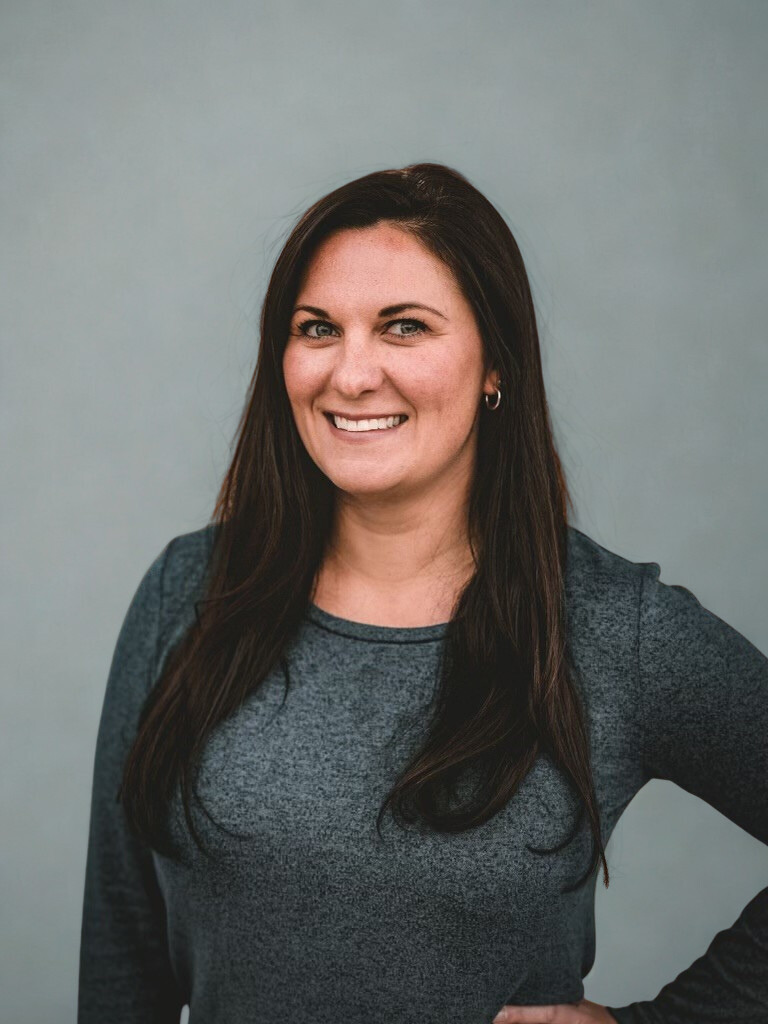 Headshot of Mandy Patti​